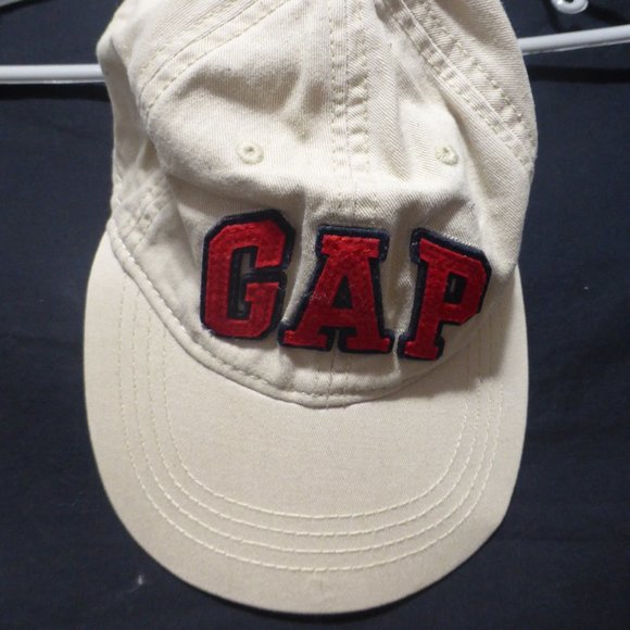 GAP, adult medium / large cap with adjustable strap, GUC - Picture 8 of 9